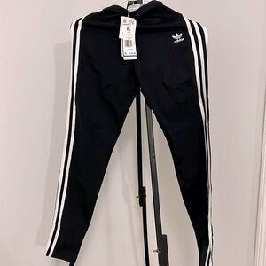 Adidas- girl leggings in XL